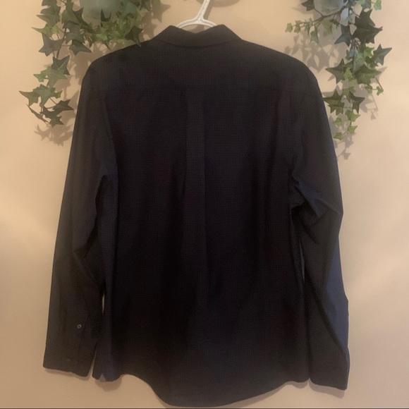 Van Heusen 1818 Men's Dress Shirt - Picture 4 of 13